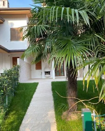Villa Delle Terme Lignano Sabbiadoro Exterior photo